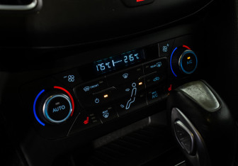 Подержанный автомобиль Ford Focus Hatchback 2016 года (10 фото)