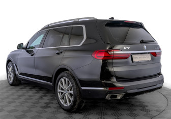 Подержанный автомобиль BMW X7 2019 года (7 фото)