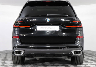 Новый BMW X7 2025 (5 фото)