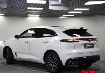 Подержанный автомобиль Changan UNI-K 2023 года (28 фото)