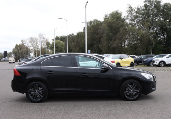Подержанный автомобиль Volvo S60 2012 года (4 фото)