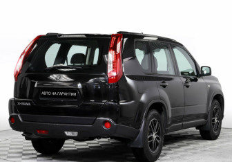 Подержанный автомобиль Nissan X-Trail 2013 года (5 фото)