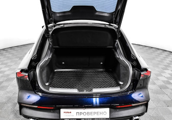 Подержанный автомобиль Changan UNI-V 2022 года (14 фото)