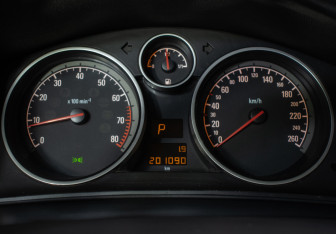 Подержанный автомобиль Opel Astra Hatchback 2010 года (12 фото)