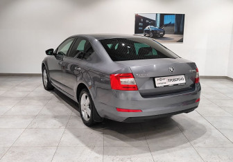 Подержанный автомобиль Skoda Octavia Wagon 2016 года (7 фото)