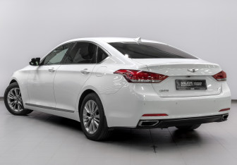 Подержанный автомобиль Hyundai Genesis 2014 года (6 фото)