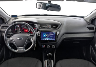 Подержанный автомобиль Kia Rio Hatchback 2016 года (14 фото)