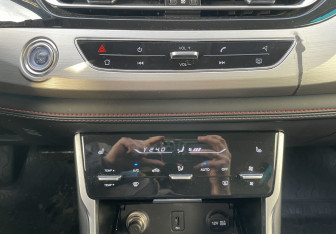 Подержанный автомобиль Changan CS75 2022 года (17 фото)