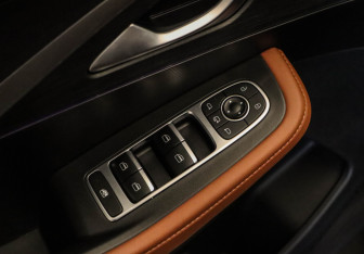 Подержанный автомобиль Omoda C5 2023 года (23 фото)