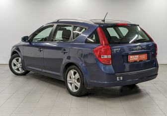 Подержанный автомобиль Kia Ceed Wagon 2011 года (7 фото)