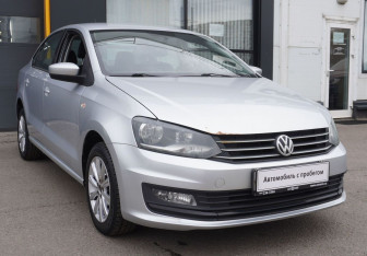 Подержанный автомобиль Volkswagen Polo Sedan 2017 года (3 фото)
