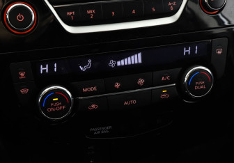 Подержанный автомобиль Nissan Qashqai 2022 года (13 фото)