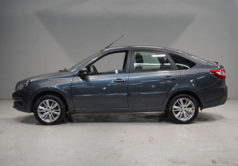 Подержанный автомобиль LADA (ВАЗ) Granta Liftback 2019 года (8 фото)