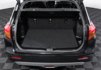 Подержанный автомобиль Suzuki Vitara 2017 года (10 фото)