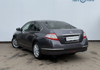 Подержанный автомобиль Nissan Teana 2013 года (7 фото)