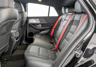 Подержанный автомобиль Mercedes-Benz GLE AMG 2024 года (12 фото)