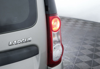 Подержанный автомобиль LADA (ВАЗ) Largus Wagon 2013 года (8 фото)