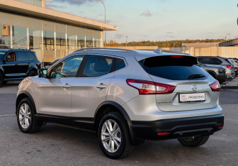 Подержанный автомобиль Nissan Qashqai 2018 года (7 фото)