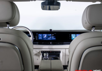 Подержанный автомобиль Voyah Dream 2023 года (13 фото)