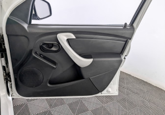 Подержанный автомобиль LADA (ВАЗ) Largus Wagon 2021 года (24 фото)