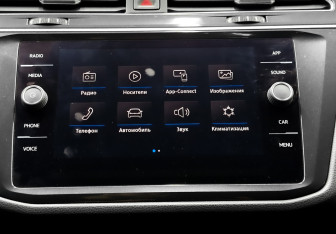 Подержанный автомобиль Volkswagen Tiguan 2017 года (15 фото)