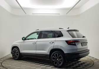 Подержанный автомобиль Skoda Karoq 2022 года (7 фото)