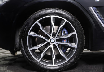 Подержанный автомобиль BMW X4 2019 года (30 фото)