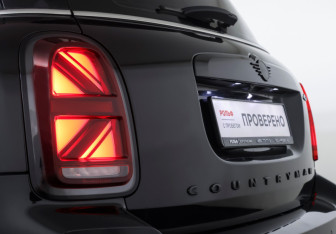 Подержанный автомобиль MINI Countryman 2021 года (21 фото)