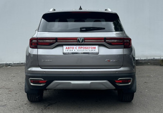 Подержанный автомобиль Changan CS35PLUS 2019 года (6 фото)