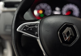 Подержанный автомобиль Renault Arkana 2019 года (12 фото)