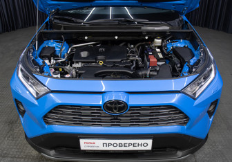 Подержанный автомобиль Toyota RAV4 2020 года (9 фото)