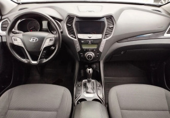 Подержанный автомобиль Hyundai Santa Fe 2013 года (9 фото)