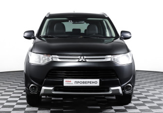 Подержанный автомобиль Mitsubishi Outlander 2014 года (2 фото)