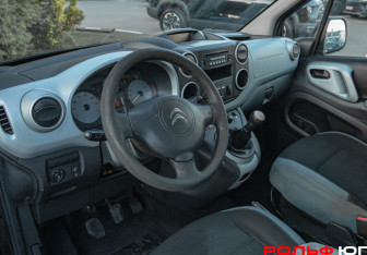 Подержанный автомобиль Citroen Berlingo 2014 года (13 фото)