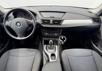 Подержанный автомобиль BMW X1 2014 года (12 фото)