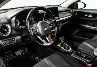 Подержанный автомобиль Kia Cerato Sedan 2022 года (9 фото)