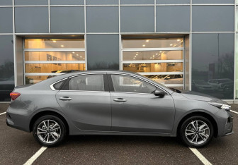 Новый Kia K3 Sedan 2025 (10 фото)