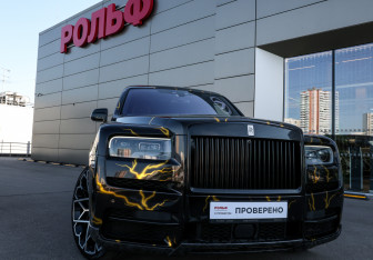 Подержанный автомобиль Rolls-Royce Cullinan 2019 года (38 фото)