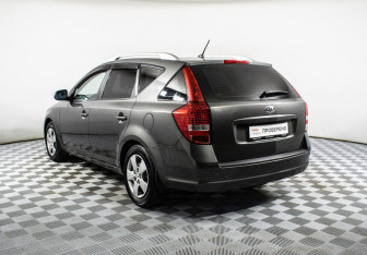 Подержанный автомобиль Kia Ceed Wagon 2012 года (7 фото)