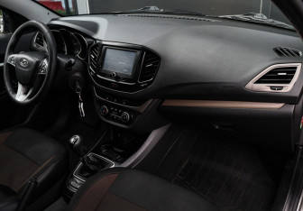 Подержанный автомобиль LADA (ВАЗ) Vesta Sedan 2018 года (7 фото)