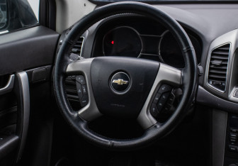 Подержанный автомобиль Chevrolet Captiva 2013 года (15 фото)