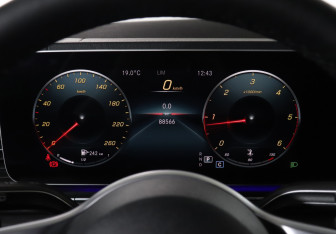 Подержанный автомобиль Mercedes-Benz GLE 2019 года (11 фото)