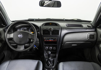 Подержанный автомобиль Nissan Almera Classic 2012 года (13 фото)