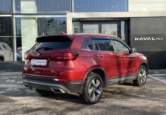 Подержанный автомобиль Changan CS75 2022 года (5 фото)