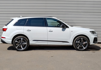 Подержанный автомобиль Audi Q7 2020 года (4 фото)