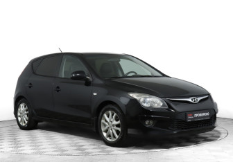Подержанный автомобиль Hyundai i30 Hatchback 2011 года (3 фото)