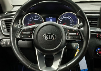 Подержанный автомобиль Kia Ceed Hatchback 2018 года (12 фото)