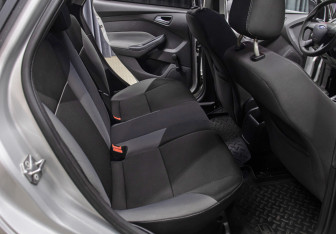 Подержанный автомобиль Ford Focus Wagon 2012 года (11 фото)