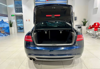Подержанный автомобиль Audi A5 Coupe 2010 года (6 фото)