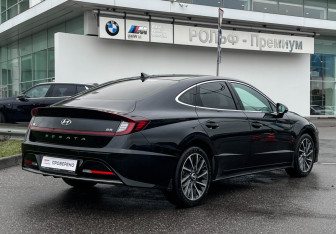 Подержанный автомобиль Hyundai Sonata 2019 года (5 фото)
